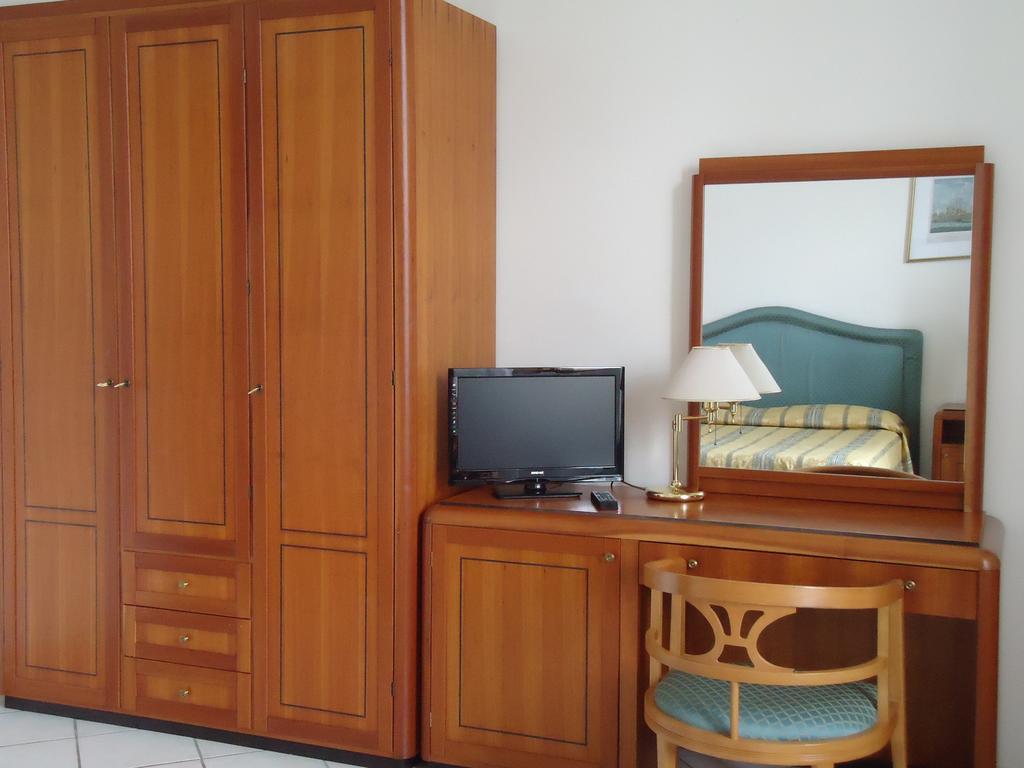 Albergo Roma Casciana Terme Habitación foto